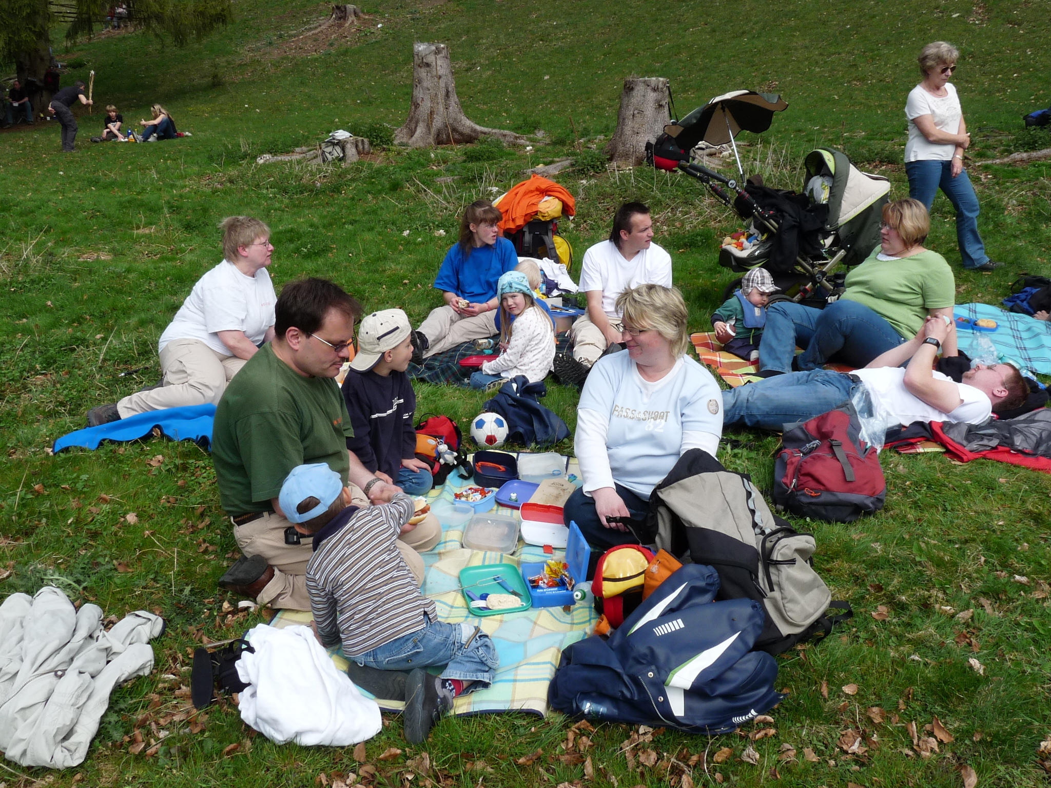 bei der Rast - anklicken vergrößern